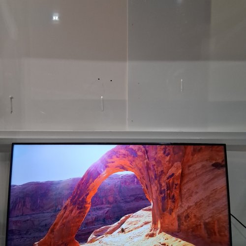 SAMSUNG CRYSTAL UHD U8000H 4 K VISION SMART TV TELEVISION - 43" - BLACK (MODEL: UN43U8000HFXZC) image 9