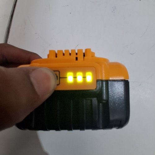 DEWALT MAX XR 20V BATTERY- 5.0AH image 2