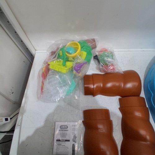 LITTLE TIKES FISH 'N SPLASH WATER TABLE (MODEL: 637803M8X1) image 3