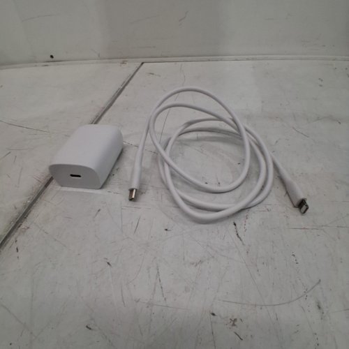 BELKIN USB C CHARGER WITH LIGHTNING CABLE- 20W - WHITE image 3