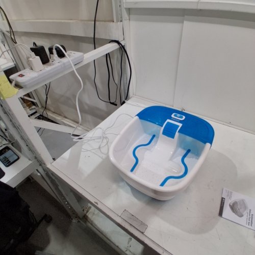 HOMEDICS BUBBLE BLISS DELUXE MASSGING FOOT SPA WITH HEAT SPLASH GUARD AND RAISED NODES - WHITE/BLUE (MODEL: FB-50) image 2
