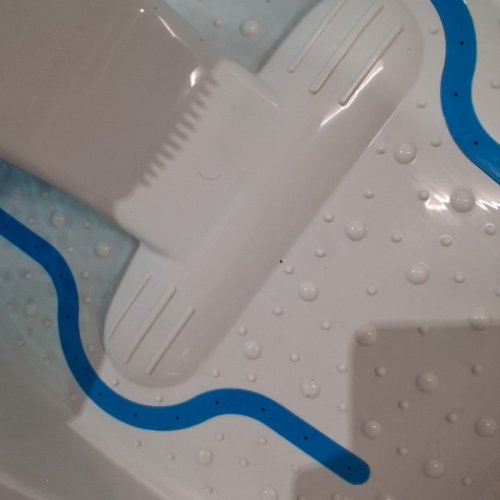 HOMEDICS BUBBLE BLISS DELUXE MASSGING FOOT SPA WITH HEAT SPLASH GUARD AND RAISED NODES - WHITE/BLUE (MODEL: FB-50) image 4