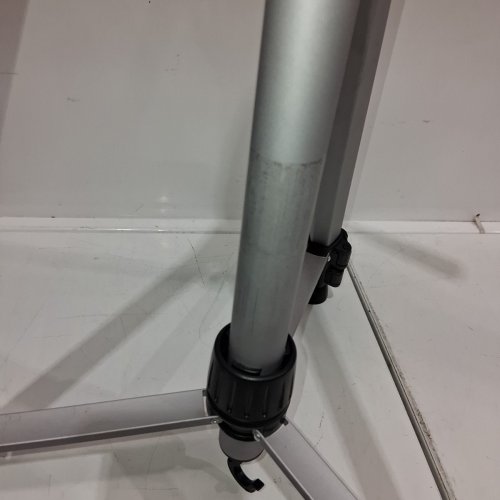AMAZON BASICS LIGHTWEIGHT TRIPOD - 22"-52" - BLACK/SILVER image 6