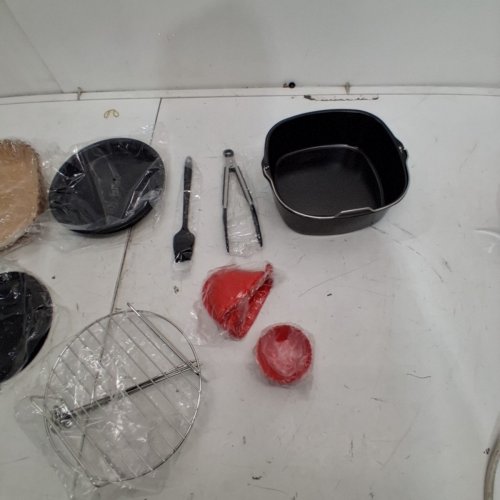 ASSORTED ACCESSORIES FOR VARIOUS AIR FRYERS - BLACK/ RED image 4