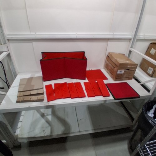 CHRISTMAS ORNAMENT STORAGE BOX WITH LID AND 8 TRAYS - 26" X 12" X 13.5" - RED / GREEN image 3