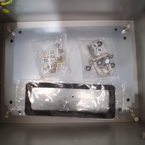 VEVOR STEEL ELECTRICAL BOX ENCLOSURE - 16" X 12" X 8" - SILVER - (MODEL: SUS304) image 3