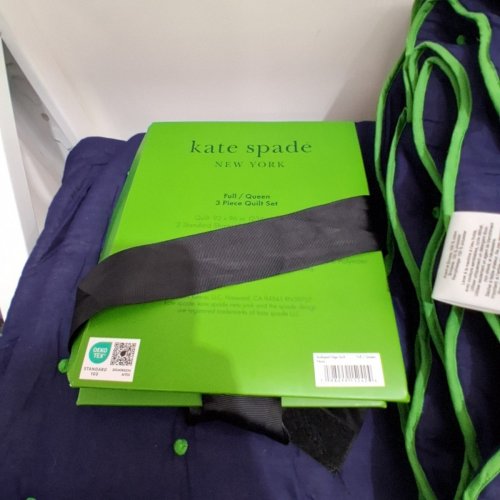 3PC KATE SPADE NEW YORK SCALLOPED EDGE COTTON QUILT BEDDING SET - FULL/QUEEN - NAVY & GREEN (MODEL: 43025040720E) image 4