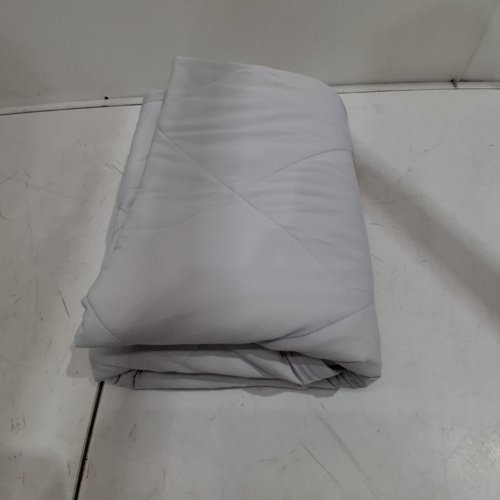 BELOW ZERO COOLING THROW BLANKET - 60" X 70" - HEATHER GREY (MODEL: 1991350) image 4