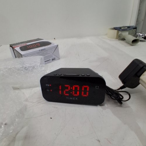 TIMEX DIGITAL ALARM CLOCK - BLACK - (MODEL:T121B) image 2