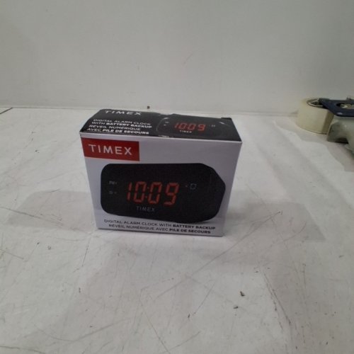 TIMEX DIGITAL ALARM CLOCK - BLACK - (MODEL:T121B) image 4