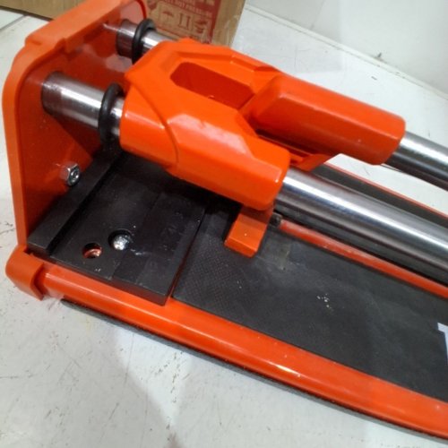 VEVOR MANUAL TILE CUTTER - 17" - ORANGE - ‎(MODEL:8103E-2/17") image 3