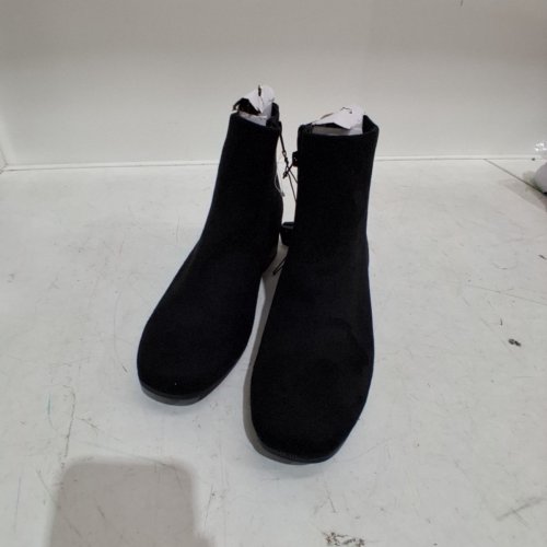 WOMEN'S TIME AND TRU FAUX SUEDE ANKLE ZIP-UP BOOTS - SIZE 8 - BLACK image 3