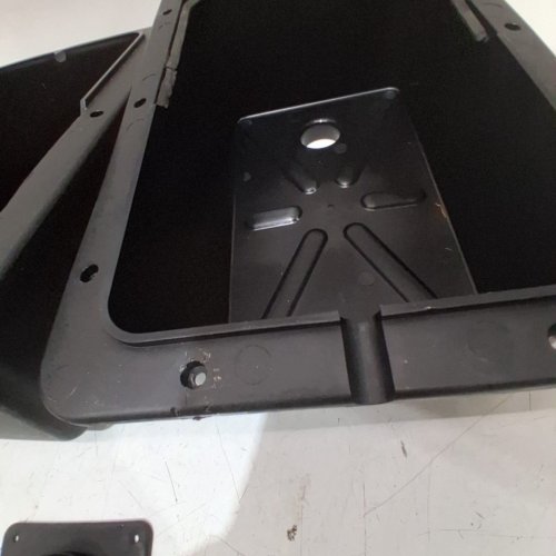 CAMCO VENTED RV/MARINE BATTERY BOX (MODEL: 55371) image 4