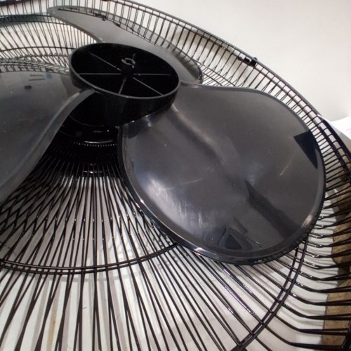 BLACK + DECKER STAND FAN- 18" - BLACK (MODEL: BFSR18B-02) image 4