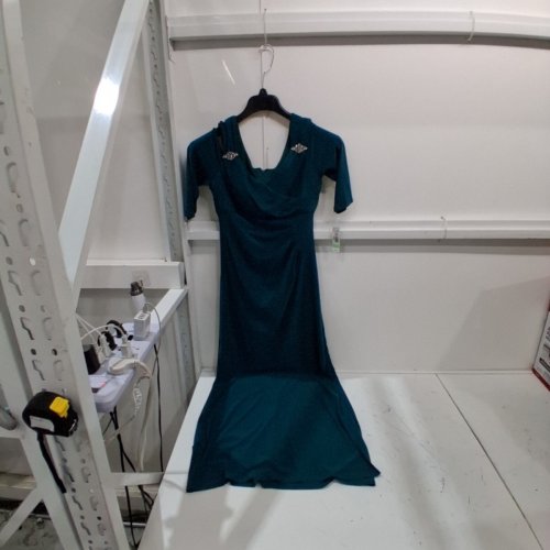 WOMEN'S R&M RICHARDS COLUMN EVENING GOWN WITH OFF THE SHOULDER CUTOUTS - SIZE 8P - EMERALD (STYLE:8950P) image 2