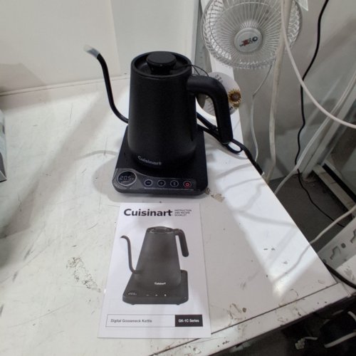 CUISINART ELECTRIC GOOSENECK KETTLE W/ DIGITAL TOUCHPAD - 1L - MATTE BLACK (MODEL#: GK-1C) image 3