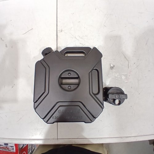 ACOUTO UPGRADED FUEL TANK WITH LOCKING MOUNTING BRACKET, SHOCKPROOF THICKENED PLASTIC GAS CONTAINER BOX - 5L / 1.3GAL image 3
