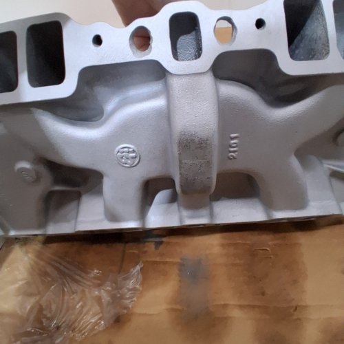 EDELBROCK PERFORMER INTAKE MANIFOLD FITS VARIOUS SMALL BLOCK CHEVROLET/GMC MODELS 1955-1986 (MODEL: 2101) image 7