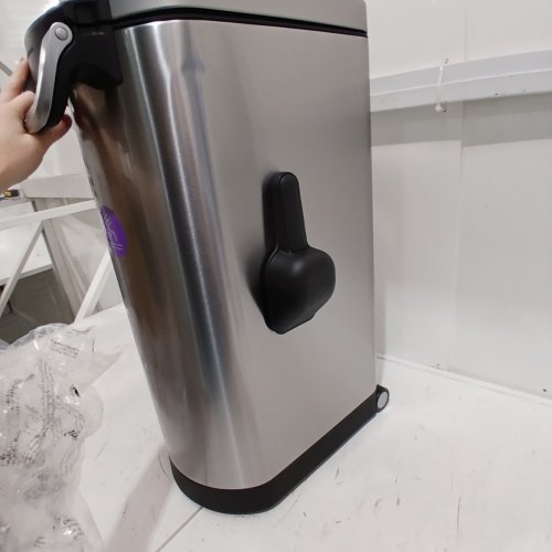 SIMPLEHUMAN PET FOOD CONTAINER WITH LOCKING LID AND MAGNETIC SCOOP - XL, 35 L - STAINLESS STEEL image 6