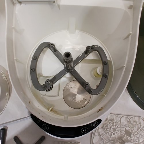 BABYBREZZA BOTTLE WASHER PRO 3-IN-1 WASHER/STERILIZER/DRYER - HOLDS 4 BOTTLES - BLACK/WHITE (MODEL: BRZ0103) image 4