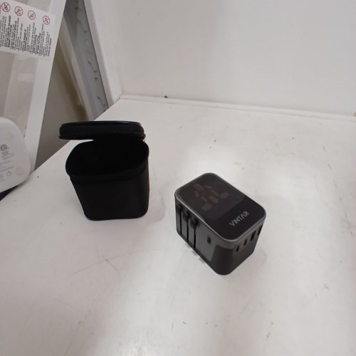VINTAR UNIVERSAL/INTERNATIONAL TRAVEL ADAPTER - 1000W - 2500W - BLACK - (MODEL: JY-305B-C3) image 2