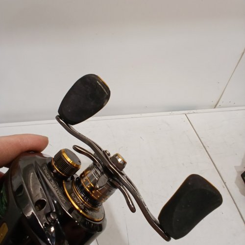 BPS JOHNNY MORRIS SIGNATURE SERIES BAITCAST REEL - LEFT HAND - SIZE 10 - 6.8:1 GEAR RATIO (MODEL: JSG10HLA) image 4