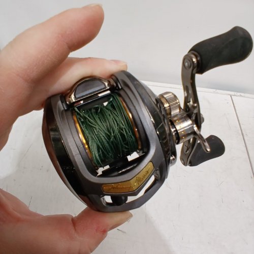 BPS JOHNNY MORRIS SIGNATURE SERIES BAITCAST REEL - LEFT HAND - SIZE 10 - 6.8:1 GEAR RATIO (MODEL: JSG10HLA) image 6