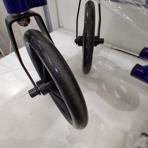 MEDLINE ALUMINUM TRANSPORT CHAIR WITH LARGE WHEELS AND BRAKES - 300LBS MAX - 19" SEAT - BLUE (MODEL: MDS808210ABE) image 3