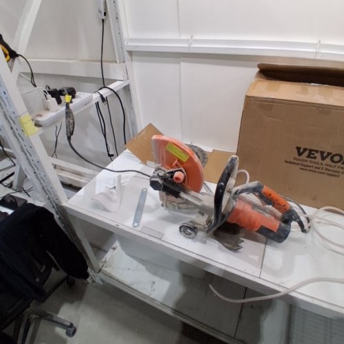 ELECTRIC CONCRETE SAW WITH 15A MOTOR WATER LINE PUMP - 12" BLADE - 4.5" MAX CUTTING DEPTH - 1800W - ORANGE (MODEL: DC305) image 2