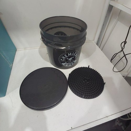 CHEMICAL GUYS HEAVY DUTY ULTRA CLEAR DETAILING BUCKET (NO LID) - 4.25GAL - SMOKED OBSIDIAN BLACK (MODEL: ACC108) image 2