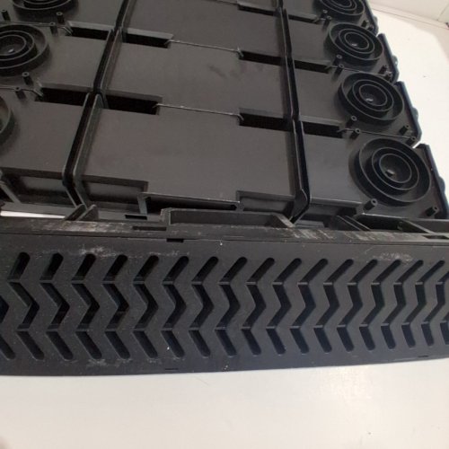 6PK TRENCH DRAIN SYSTEM WITH PLASTIC GRATES AND 6 END CAPS - 39.6" X 4.1" X 2.4" - BLACK (MODEL: ID80*36MM) image 4
