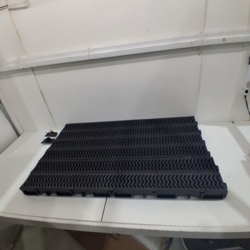 6PK TRENCH DRAIN SYSTEM WITH PLASTIC GRATES AND 6 END CAPS - 39.6" X 4.1" X 2.4" - BLACK (MODEL: ID80*36MM) image 5