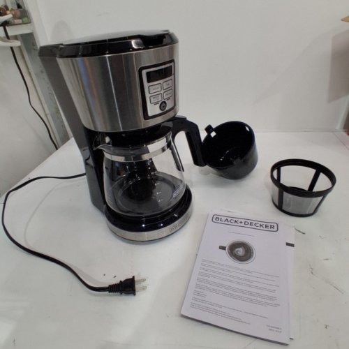 BLACK AND DECKER STAINLESS STEEL PROGRAMMABLE COFFEE MAKER - 12 CUPS - STAINLESS STEEL/BLACK (MODEL: ‎CM1231SC) image 3