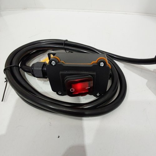 3-PRONGED PIGGYBACK EXTENSION CORD WITH INLINE SWITCH - 3.3FT - BLACK image 2