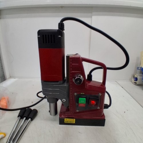 GARVEE MAGNETIC BASE DRILL PRESS - 1.57" BORING DIAMETER - 1450W - 820RPM - RED (MODEL: 8840) image 2