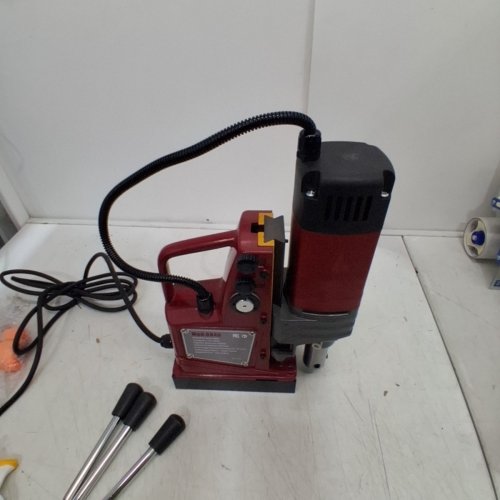 GARVEE MAGNETIC BASE DRILL PRESS - 1.57" BORING DIAMETER - 1450W - 820RPM - RED (MODEL: 8840) image 4