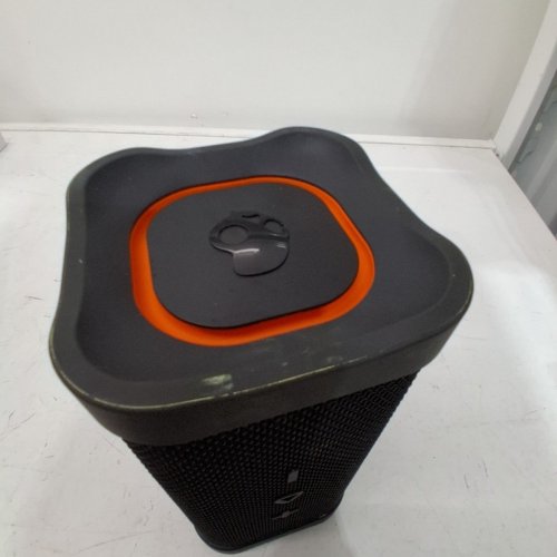 SKULLCANDY TERRAIN XL XT COMPACT TOUGH WIRELESS SPEAKER - BLACK/ORANGE (MODEL: 2SKSK1848BOW2) image 7