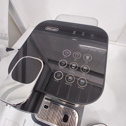 NESPRESSO DE’LONGHI GRAN LATTISSIMA ESPRESSO MACHINE WITH MILK FROTHER, 3 COFFEE SELECTIONS AND TOUCHSCREEN DISPLAY - BLACK (MODEL: ‎EN640BCA) image 2