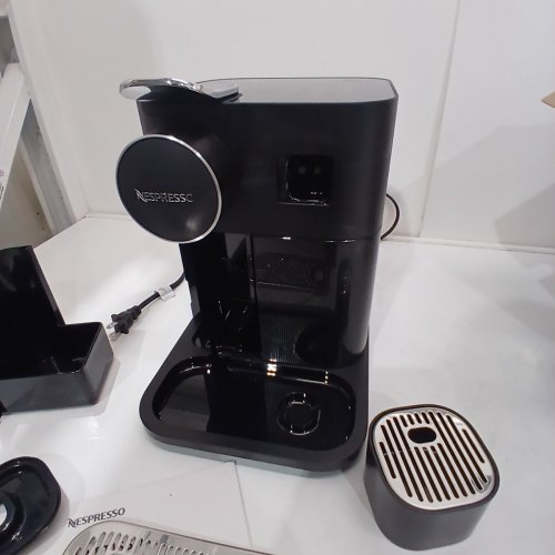NESPRESSO DE’LONGHI GRAN LATTISSIMA ESPRESSO MACHINE WITH MILK FROTHER, 3 COFFEE SELECTIONS AND TOUCHSCREEN DISPLAY - BLACK (MODEL: ‎EN640BCA) image 5
