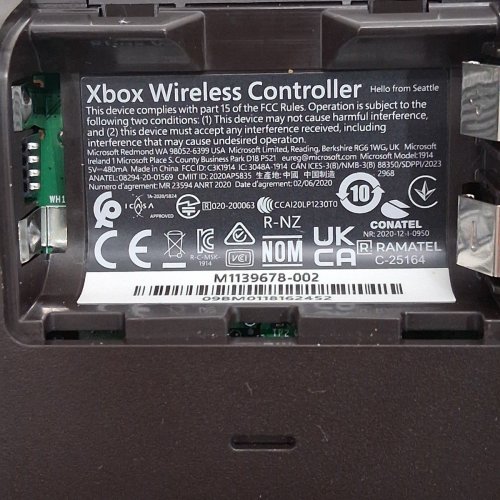 XBOX WIRELESS CONTROLLER - DAYSTIKE CAMO SPECIAL EDITION (MODEL: 1914) image 6