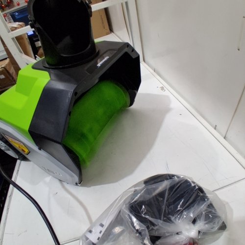 GREENWORKS CORDED SNOW THROWER - 10 AMP 16" - GREEN/BLACK (MODEL: SNA103) image 2