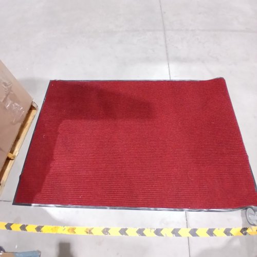 RUNNER RUG WITH RUBBER BACKING - 4FT X 6FT - STRIPE RED image 3