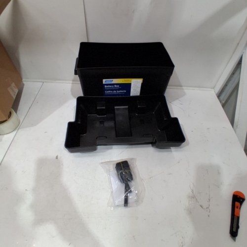 CAMCO BATTERY BOX, LARGE - BLACK (55373) image 2