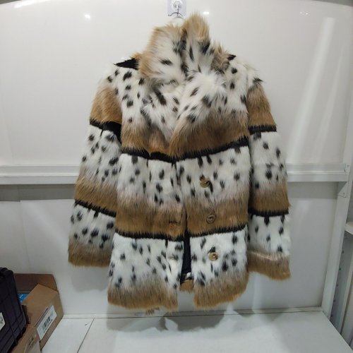 WOMEN'S FUN SPORTS FAUX FUR BUTTON UP COAT - MEDIUM - SNOW LEOPARD (STYLE: 253643) image 2