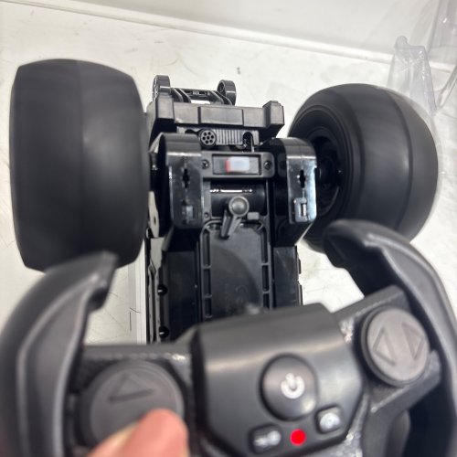 AMPHIBIOUS REMOTE CONTROL OFF-ROAD VEHICLE - SILVER image 2