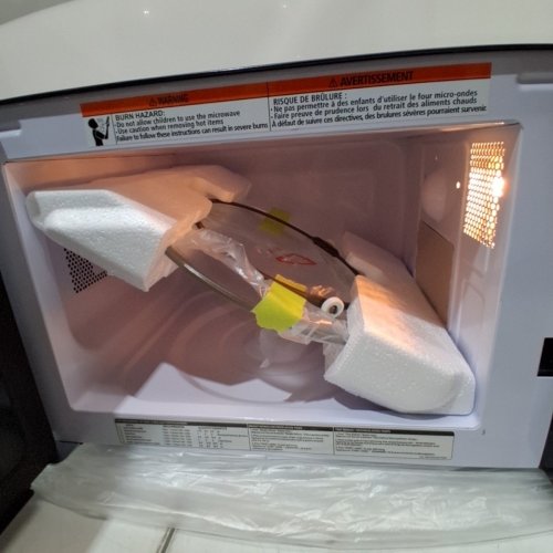 BLACK + DECKER DIGITAL PUSH BUTTON DOOR MICROWAVE OVEN - 700W - BLACK/STAINLESS STEEL (MODEL: EM720CB7-P) image 4