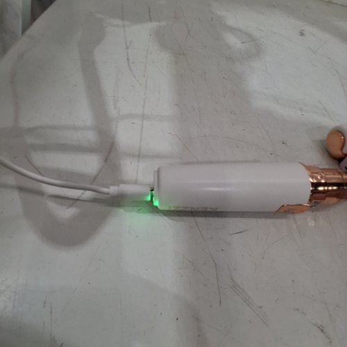 KENZZI 2-IN-1 RECHARGEABLE EYEBROW & FACE SHAVER WITH BUILT-IN LED LIGHT - WHITE/ROSE GOLD (MODEL: 6PRV5KYFS2E9) image 2