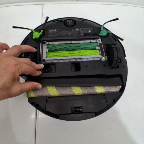 IROBOT ROOMBA MAX 705 ROBOT VACUUM AND MOP WITH SMART NAVIGATION AND AUTOWASH DOCK - BLACK (MODEL: X185020) image 12