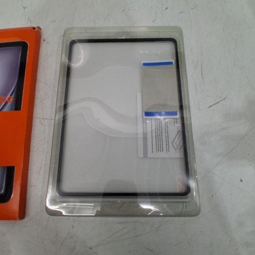 ONN. IPAD 11 IN. 7TH GENERATION 2025 TEMPERED GLASS SCREEN PROTECTOR image 3