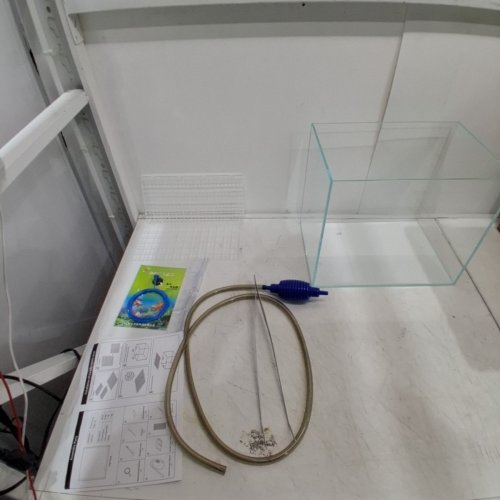 LAQUAL RIMLESS GLASS FISH TANK WITH CLEANING SUPPLIES - 6.5GAL - CLEAR image 2